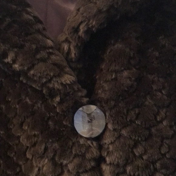 Chocolate brown faux fur coat.  NWOT never worn. - Picture 2 of 6